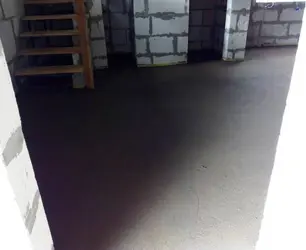 Стяжка пола полусухая